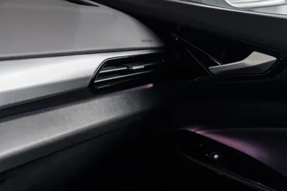 Car image 34