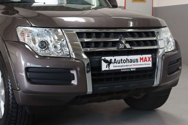 Mitsubishi Pajero 3.2 147 kW image number 11