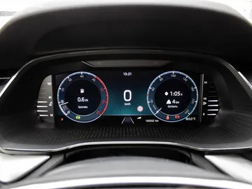 Car image 30