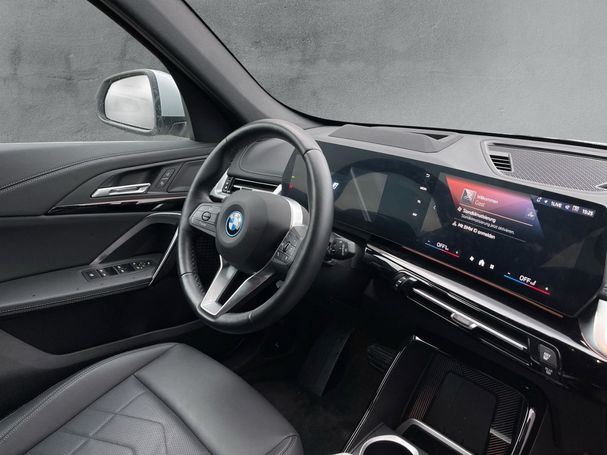 BMW iX1 eDrive20 150 kW image number 12