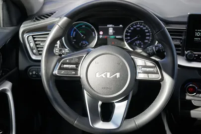 Car image 28