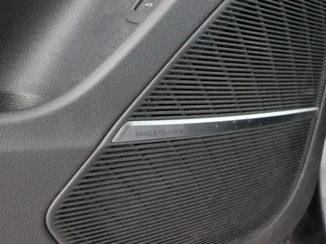 Car image 40