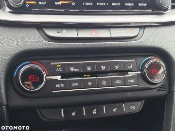 Car image 40