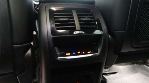 Car image 36