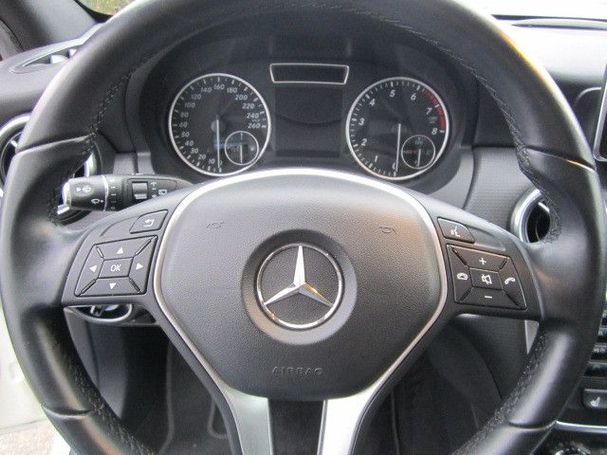 Mercedes-Benz A 180 BlueEFFICIENCY 90 kW image number 13