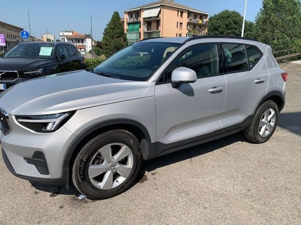 Volvo XC40 1.5 T2 95 kW image number 1