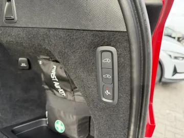 Car image 48