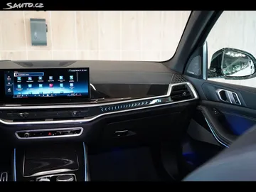 Car image 47