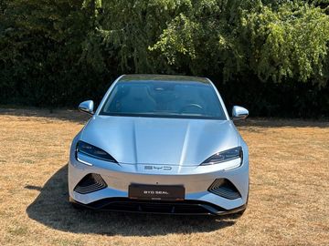 Car image 3