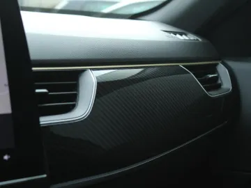 Car image 43