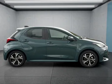 Car image 3