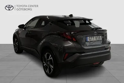 Car image 2