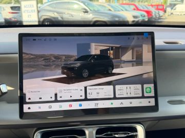 Car image 15