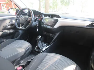 Car image 11