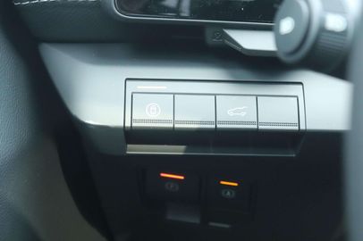 Car image 38