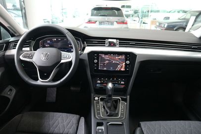 Car image 26