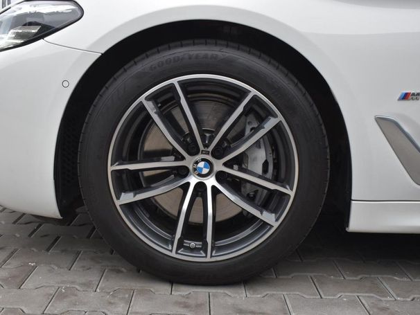 BMW 540i Touring xDrive 245 kW image number 39