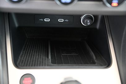 Car image 30