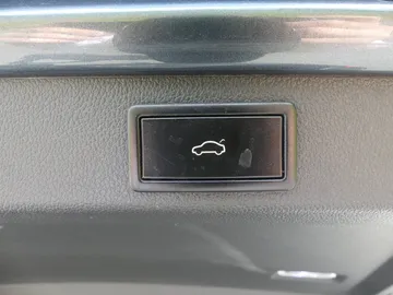 Car image 39