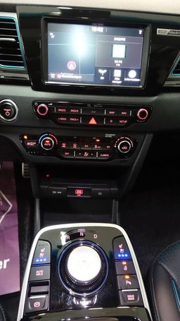 Kia Niro e 64 kWh 150 kW image number 23