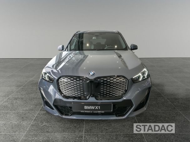 BMW iX1 xDrive30 230 kW image number 3