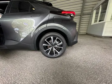 Car image 27