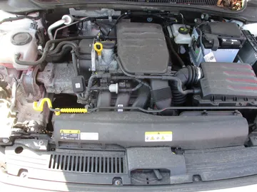 Car image 25