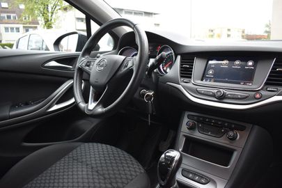 Car image 11