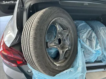 Car image 27