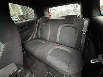 Car image 37