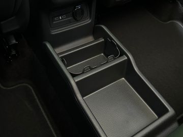 Car image 37