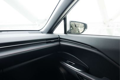 Car image 38