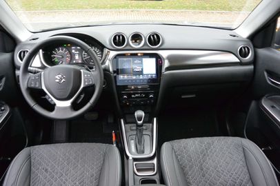 Car image 26