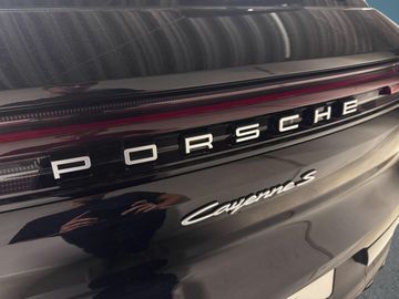 Car image 27