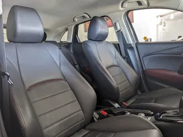 Car image 29