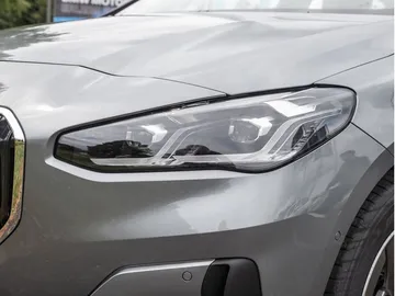 Car image 30