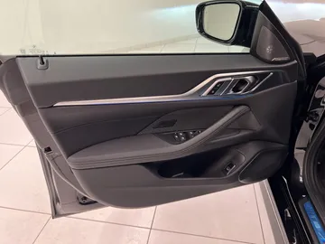 Car image 33