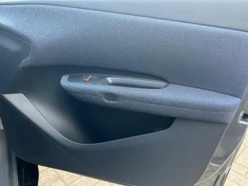 Car image 40