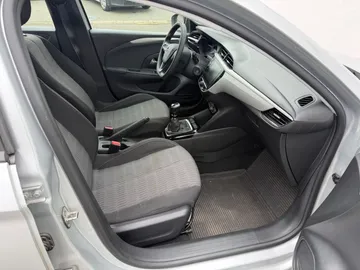 Car image 16