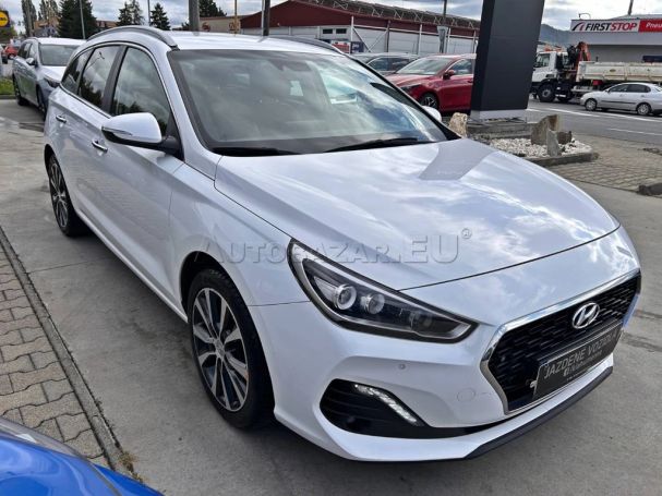 Hyundai i30 1.6 CRDI Family+ 100 kW image number 6