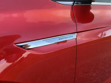 Car image 34