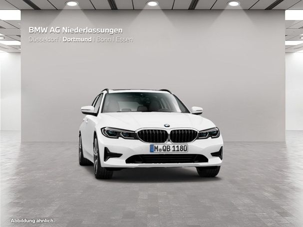 BMW 330i Touring xDrive 190 kW image number 10