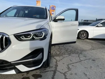 Car image 40