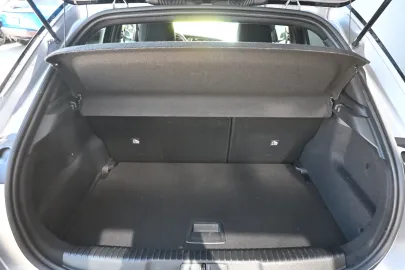 Car image 32