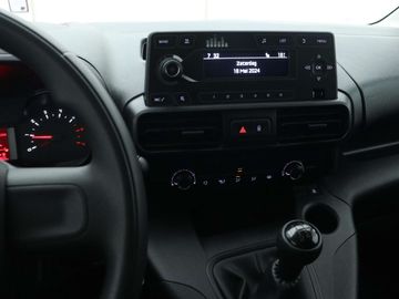 Car image 26