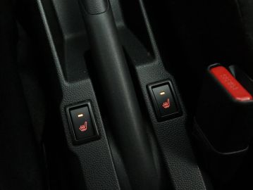 Car image 33