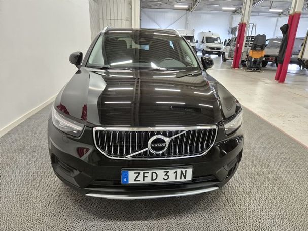 Volvo XC40 Hybrid T4 Inscription Momentum 155 kW image number 2