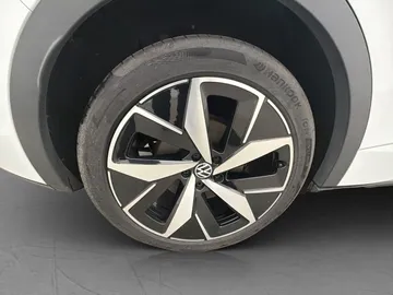 Car image 38