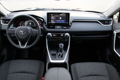 Car image 10