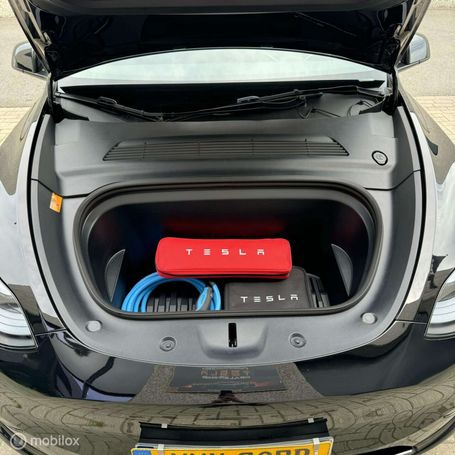 Tesla Model Y 220 kW image number 19